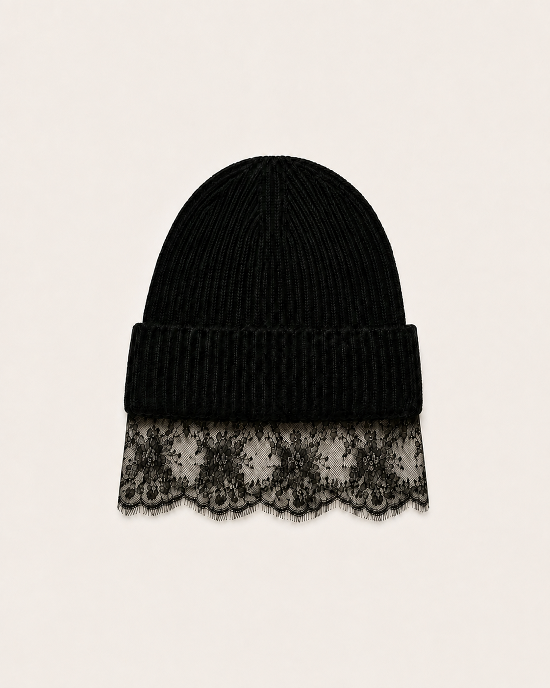 Berretto Cashmi in cashmere nero con visiera in pizzo, vista frontale
